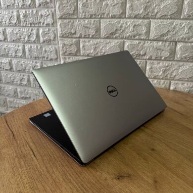 Игровой ноутбук Б-класс Dell XPS 15 9550 / 15.6" (3840x2160) IPS Touch / Intel Core i5-6300HQ (4 ядра по 2.3 - 3.2 GHz) / 8 GB DDR4 / 256 GB SSD M.2 / nVidia GeForce GTX 960M, 2 GB GDDR5, 128-bit / WebCam