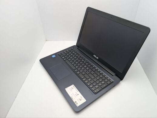 Ноутбук Asus E502S Black / 15.6" (1366x768) TN / Intel Pentium N3700 (4 ядра по 1.6 - 2.4 GHz) / 4 GB DDR3 / 120 GB SSD / Intel HD Graphics / WebCam