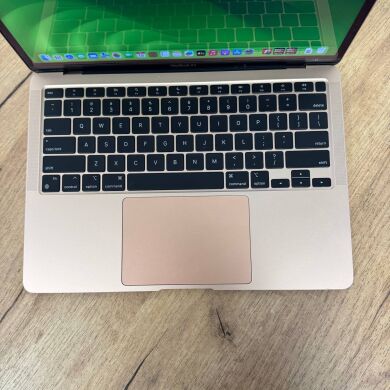 Ультрабук Б-классApple MacBook Air 13 2020 A2337 Gold / 13.3" (2560x1600) IPS / Apple M1 (8 ядер по 2.1 - 3.2 GHz) / 8 GB DDR3 / 256 GB SSD / Apple M1 Graphics / WebCam / MacOS Ультрабук Б-классApple MacBook Air 13 2020 A2337 Gold / 13.3" (2560x1600) IPS / Apple M1 (8 ядер по 2.1 - 3.2 GHz) / 8 GB DDR3 / 256 GB SSD / Apple M1 Graphics / WebCam / MacOS