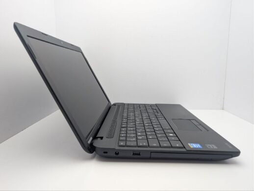 Ноутбук Toshiba Satellite C50-A / 15.6" (1366x768) TN / Intel Celeron N2820 (2 ядра по 2.13 - 2.39 GHz) / 8 GB DDR3 / 250 GB HDD / Intel HD Graphics / WebCam / DVD-ROM