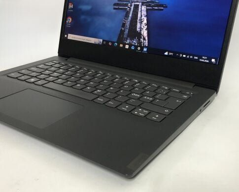 Ультрабук Lenovo V14-ADA / 14" (1920x1080) TN / AMD Ryzen 3 3250U (2 (4) ядра по 2.6 - 3.5 GHz) / 8 GB DDR4 / 256 GB SSD / AMD Radeon RX Vega 3 Graphics / WebCam / Win 10 Pro