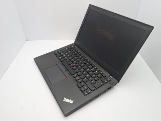 Нетбук Lenovo ThinkPad X270 / 12.5" (1366x768) TN / Intel Core i5-6300U (2 (4) ядра по 2.4 - 3.0 GHz) / 8 GB DDR4 / 256 GB SSD / Intel HD Graphics 520 / WebCam