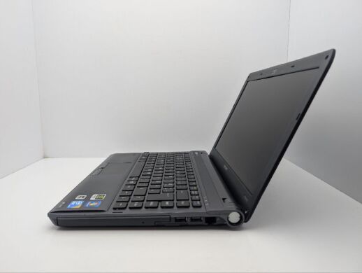 Ноутбук Sony VPC S13 / 13.3" (1366x768) TN / Intel Core i5-580M (2 (4) ядра по 2.6 - 3.3 GHz) / 6 GB DDR3 / 500 GB HDD / nVidia GeForce 310M, 512 MB GDDR3, 64-bit / WebCam / DVD-ROM