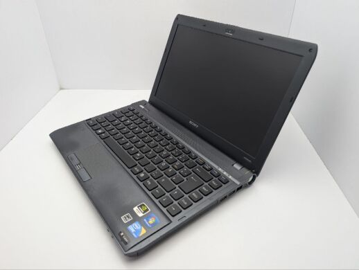 Ноутбук Sony VPC S13 / 13.3" (1366x768) TN / Intel Core i5-580M (2 (4) ядра по 2.6 - 3.3 GHz) / 6 GB DDR3 / 500 GB HDD / nVidia GeForce 310M, 512 MB GDDR3, 64-bit / WebCam / DVD-ROM