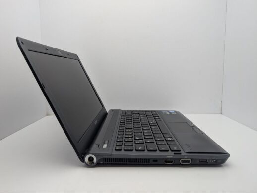 Ноутбук Sony VPC S13 / 13.3" (1366x768) TN / Intel Core i5-580M (2 (4) ядра по 2.6 - 3.3 GHz) / 6 GB DDR3 / 500 GB HDD / nVidia GeForce 310M, 512 MB GDDR3, 64-bit / WebCam / DVD-ROM