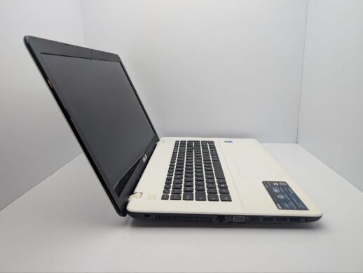 Ноутбук Asus F751M / 17.3" (1600x900) TN / Intel Pentium N3530 (4 ядра по 2.16 - 2.58 GHz) / 8 GB DDR3 / 120 GB SSD / Intel HD Graphics / WebCam / DVD-ROM