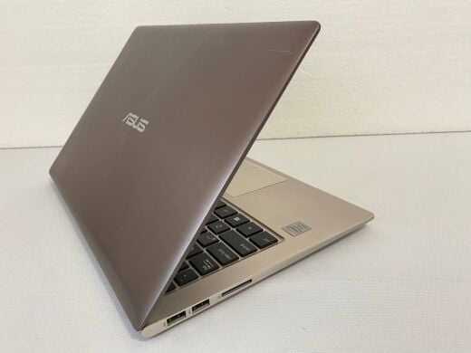 Ноутбук Б-клас Asus ZenBook UX303L / 13.3" (1366x768) TN / Intel Core i5-5200U (2 (4) ядра по 2.2 - 2.7 GHz) / 8 GB DDR3 / 128 GB SSD / Intel HD Graphics 5500 / WebCam