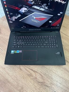 Ігровий ноутбук Asus ROG Strix GL702VI / 17.3" (1920x1080) IPS / Intel Core i7-7700HQ (4 (8) ядра по 2.8 - 3.8 GHz) / 32 GB DDR4 / 256 GB SSD M.2 + 2000 GB HDD / nVidia GeForce GTX 1080, 8 GB GDDR5X, 256-bit / WebCam
