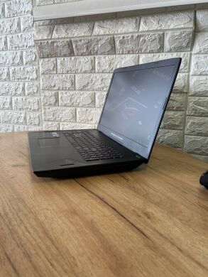 Ігровий ноутбук Asus ROG Strix GL702VI / 17.3" (1920x1080) IPS / Intel Core i7-7700HQ (4 (8) ядра по 2.8 - 3.8 GHz) / 32 GB DDR4 / 256 GB SSD M.2 + 2000 GB HDD / nVidia GeForce GTX 1080, 8 GB GDDR5X, 256-bit / WebCam