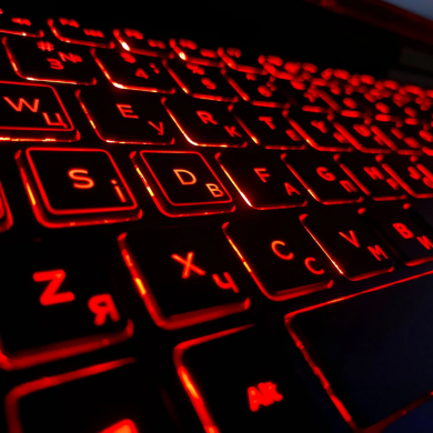 Ігровий ноутбук Dell Inspiron 7577 / 15.6" (3840x2160) IPS / Intel Core i7-7700HQ (4 (8) ядра по 2.8 - 3.8 GHz) / 16 GB DDR4 / 128 GB SSD + 1000 GB HDD / nVidia GeForce GTX 1060 Max-Q, 6 GB GDDR5, 192-bit / WebCam / TouchID