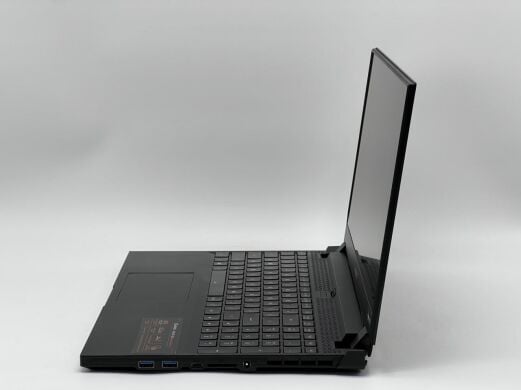 Игровой ноутбук Б-класс Gigabyte Aorus 15G YC / 15.6" (1920x1080) IPS / Intel Core i7-10870H (8 (16) ядер по 2.2 - 5.0 GHz) / 32 GB DDR4 / 480 GB SSD NVMe / nVidia GeForce RTX 3080, 16 GB GDDR6, 256-bit / WebCam Игровой ноутбук Б-класс Gigabyte Aorus 15G YC / 15.6" (1920x1080) IPS / Intel Core i7-10870H (8 (16) ядер по 2.2 - 5.0 GHz) / 32 GB DDR4 / 480 GB SSD NVMe / nVidia GeForce RTX 3080, 16 GB GDDR6, 256-bit / WebCam
