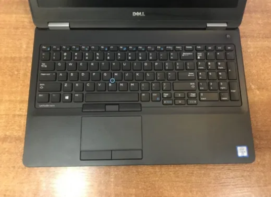 Ігровий ноутбук Dell Precision 3510 / 15.6" (1920x1080) IPS Touch / Intel Core i7-6700HQ (4 (8) ядра по 2.6 - 3.5 GHz) / 16 GB DDR4 / 256 GB SSD / AMD FirePro W5130M, 2 GB GDDR5, 128-bit / WebCam