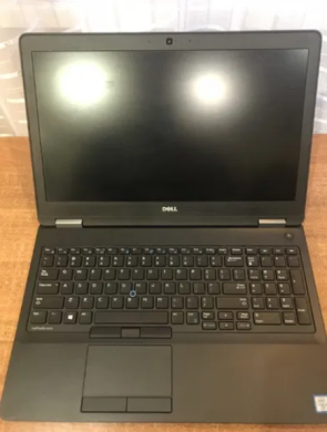 Ігровий ноутбук Dell Precision 3510 / 15.6" (1920x1080) IPS Touch / Intel Core i7-6700HQ (4 (8) ядра по 2.6 - 3.5 GHz) / 16 GB DDR4 / 256 GB SSD / AMD FirePro W5130M, 2 GB GDDR5, 128-bit / WebCam