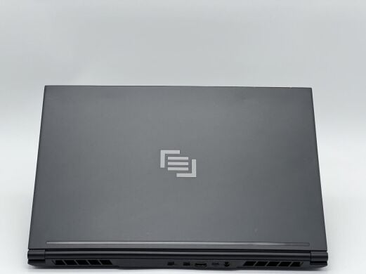 Ігровий ноутбук Maingear Vector MG-VCTR001 / 15.6" (1920x1080) IPS / Intel Core i7-9750H (6 (12) ядра по 2.6 - 4.5 GHz) / 16 GB DDR4 / 1000 GB SSD / nVidia GeForce GTX 1660 Ti, 6 GB GDDR6, 192-bit / WebCam