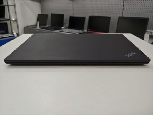 Lenovo ThinkPad P52s / 15.6" (1920x1080) IPS / Intel Core i7-8550U (4 (8) ядра по 1.8 - 4.0 GHz) / 8 GB DDR4 / 256 GB SSD / nVidia Quadro P500 2 GB / WebCam