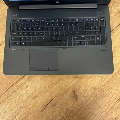 Мобильная рабочая станция Б-класс HP Zbook 15 G3 / 15.6" (1920x1080) TN / Intel Xeon E3-1505M v5 (4 (8) ядра по 2.8 - 3.7 GHz) / 16 GB DDR4 / 256 GB SSD M.2 / nVidia Quadro M1000M, 2 GB GDDR5, 128-bit / WebCam