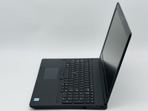 Мобільна робоча станція Dell Precision 3530 / 15.6" (1366x768) TN / Intel Core i7-8850H (6 (12) ядер по 2.6 - 4.3 GHz) / 16 GB DDR4 / 240 GB SSD / nVidia Quadro P600, 4 GB GDDR5, 128-bit / WebCam Мобільна робоча станція Dell Precision 3530 / 15.6" (1366x768) TN / Intel Core i7-8850H (6 (12) ядер по 2.6 - 4.3 GHz) / 16 GB DDR4 / 240 GB SSD / nVidia Quadro P600, 4 GB GDDR5, 128-bit / WebCam