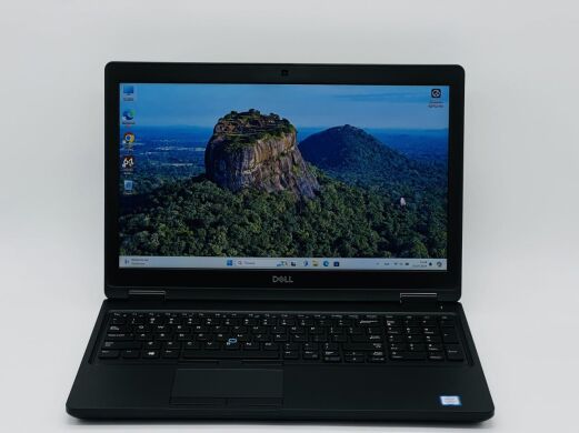 Мобільна робоча станція Dell Precision 3530 / 15.6" (1366x768) TN / Intel Core i7-8850H (6 (12) ядер по 2.6 - 4.3 GHz) / 16 GB DDR4 / 240 GB SSD / nVidia Quadro P600, 4 GB GDDR5, 128-bit / WebCam Мобільна робоча станція Dell Precision 3530 / 15.6" (1366x768) TN / Intel Core i7-8850H (6 (12) ядер по 2.6 - 4.3 GHz) / 16 GB DDR4 / 240 GB SSD / nVidia Quadro P600, 4 GB GDDR5, 128-bit / WebCam
