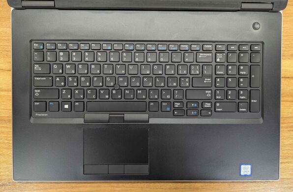 Мобільна робоча станція Dell Precision 7730 / 17.3" (1920x1080) IPS / Intel Core i9-8950HK (6 (12) ядер по 2.9 - 4.8 GHz) / 32 GB DDR4 / 500 GB SSD / nVidia Quadro P4200, 8 GB GDDR5, 256-bit / WebCam / Windows 10