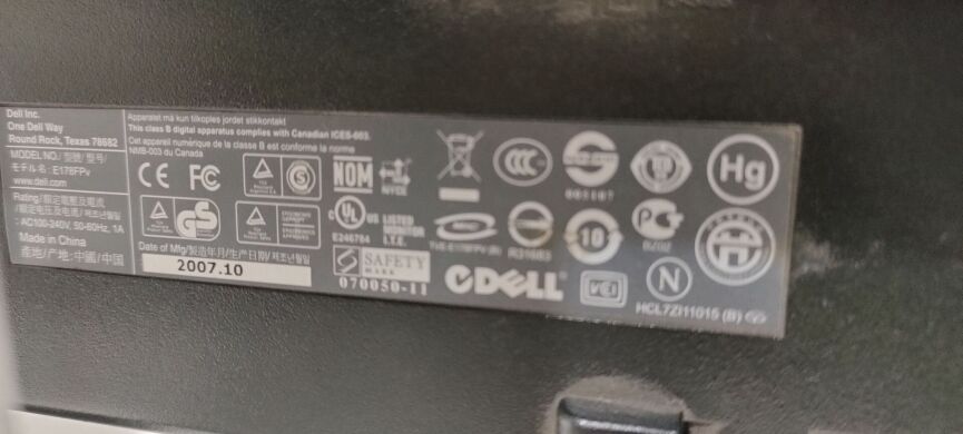 Монитор Dell E178FPv / 17" (1280x1024) TN / VGA / VESA 100x100 
