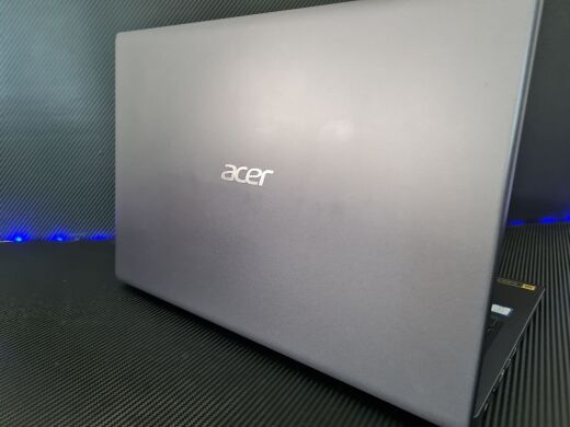 Ноутбук Acer Aspire 3 A315-55KG / 15.6" (1920x1080) TN / Intel Core i3-7020U (2 (4) ядра по 2.3 GHz) / 8 GB DDR4 / 240 GB SSD / nVidia GeForce MX130, 2 GB GDDR5, 64-bit / WebCam / HDMI