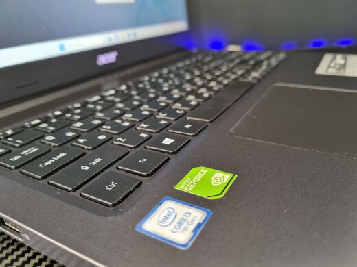 Ноутбук Acer Aspire 3 A315-55KG / 15.6" (1920x1080) TN / Intel Core i3-7020U (2 (4) ядра по 2.3 GHz) / 8 GB DDR4 / 240 GB SSD / nVidia GeForce MX130, 2 GB GDDR5, 64-bit / WebCam / HDMI