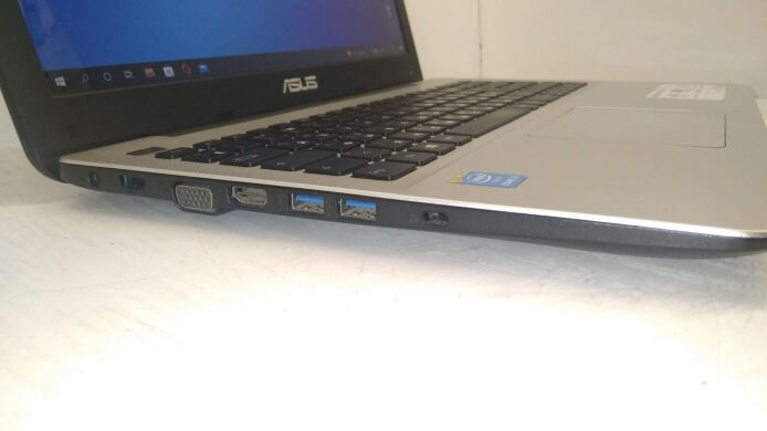 Ноутбук Asus X555L / 15.6" (1366x768) TN / Intel Core i3-5010U (2 (4) ядра по 2.1 GHz) / 4 GB DDR3 / 500 GB HDD / Intel HD Graphics 5500 / WebCam