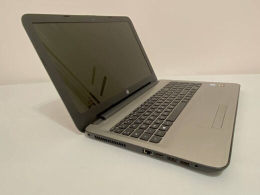 Ноутбук Б-класс HP 15-ay102nf / 15.6" (1366x768) TN / Intel Core i5-7200U (2 (4) ядра по 2.5 - 3.1 GHz) / 8 GB DDR4 / 128 GB SSD / AMD Radeon R5 M330, 2 GB DDR3, 64-bit / WebCam / DVD-RW
