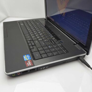 Ноутбук Б клас DakTech PlaidBook SP15R-UMA Grey / 15.6" (1366x768) TN / Intel Core i3-2310M (2 (4) ядра по 2.1 GHz) / 4 GB DDR3 / 320 GB HDD / WebCam / HDMI