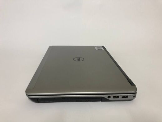 Ноутбук Dell Latitude E6440 / 14" (1366x768) TN / Intel Core i5-4200M (2 (4) ядра по 2.5 - 3.1 GHz) / 8 GB DDR3 / 256 GB SSD / AMD Radeon HD 8690M, 2 GB GDDR5, 64-bit / DVD-ROM / Windows 10 Pro