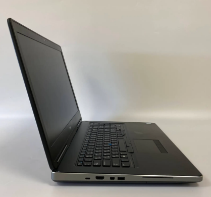 Робоча станція Dell Precision 7710 / 17.3" (1920x1080) IPS / Intel Core i7-6820HQ (4 (8) ядра по 2.7 - 3.6 GHz) / 16 GB DDR4 / 1000 GB SSD / nVidia Quadro M4000M, 4 GB GDDR5, 256-bit / WebCam + Бездротова мишка