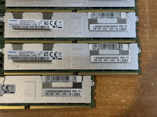 Серверная оперативная память Samsung / 64 GB / 4Rx4 PC4-2133P / DDR4 ECC / 2133 MHz