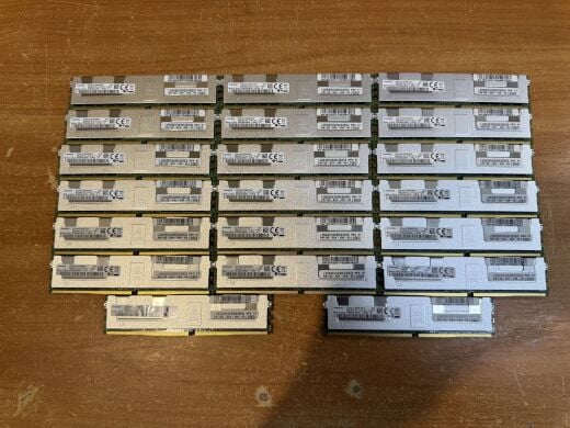 Серверная оперативная память Samsung / 64 GB / 4Rx4 PC4-2133P / DDR4 ECC / 2133 MHz