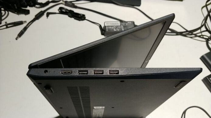 Ультрабук Lenovo IdeaPad 3 14ADA05 / 14" (1920x1080) TN / AMD Ryzen 5 3500U (4 (8) ядра по 2.1 - 3.7 GHz) / 20 GB DDR4 / 512 GB SSD / AMD Radeon Vega 8 Graphics / WebCam