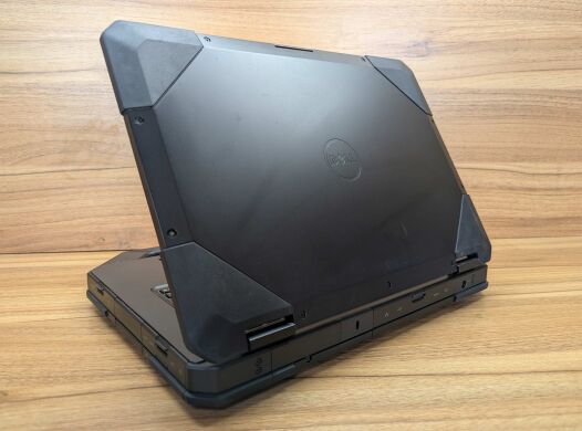 Защищенный ноутбук Dell Latitude 14 Rugged 5414 / 14" (1920x1080) IPS / Intel Core i5-6300U (2 (4) ядра по 2.4 - 3.0 GHz) / 16 GB DDR4 / 512 GB SSD / Intel HD Graphics 520 / VGA / WebCam / Windows 10