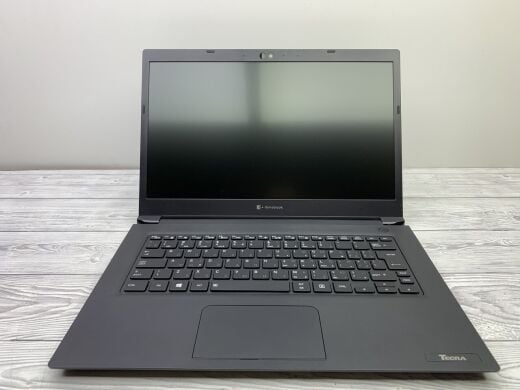 Ультрабук Toshiba Dynabook Tecra A40-G / 14" (1366x768) TN / Intel Core i3-10110U (2 (4) ядра по 2.1 - 4.1 GHz) / 8 GB DDR4 / 120 GB SSD / Intel UHD Graphics / WebCam