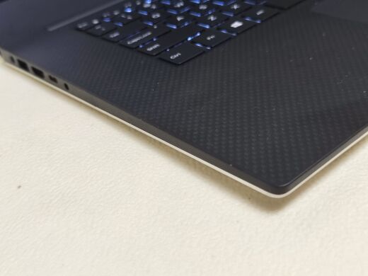 Игровой ноутбук Dell XPS 15 9550 / 15.6" (1920x1080) IPS / Intel Core i5-6300HQ (4 ядра по 2.3 - 3.2 GHz) / 16 GB DDR4 / 256 GB SSD / nVidia GeForce GTX 960M, 2 GB GDDR5, 128-bit / WebCam