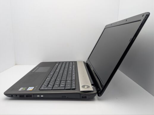 Ноутбук Asus N61VG / 16" (1366x768) TN / Intel Core 2 Duo T6600 (2 ядра по 2.2 GHz) / 4 GB DDR2 / 320 GB HDD / nVidia GeForce GT 220M, 1 GB GDDR2, 128-bit / WebCam / DVD-ROM / АКБ не тримає Ноутбук Asus N61VG / 16" (1366x768) TN / Intel Core 2 Duo T6600 (2 ядра по 2.2 GHz) / 4 GB DDR2 / 320 GB HDD / nVidia GeForce GT 220M, 1 GB GDDR2, 128-bit / WebCam / DVD-ROM / АКБ не тримає
