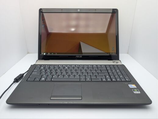 Ноутбук Asus N61VG / 16" (1366x768) TN / Intel Core 2 Duo T6600 (2 ядра по 2.2 GHz) / 4 GB DDR2 / 320 GB HDD / nVidia GeForce GT 220M, 1 GB GDDR2, 128-bit / WebCam / DVD-ROM / АКБ не тримає Ноутбук Asus N61VG / 16" (1366x768) TN / Intel Core 2 Duo T6600 (2 ядра по 2.2 GHz) / 4 GB DDR2 / 320 GB HDD / nVidia GeForce GT 220M, 1 GB GDDR2, 128-bit / WebCam / DVD-ROM / АКБ не тримає