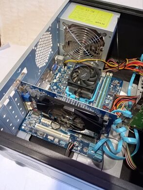 ПК Delux DLC-MV Tower / AMD Phenom II X4 B50 (4 ядра по 3.2 GHz) / 8 GB DDR3 / 500 GB HDD / AMD Radeon HD 5550, 1 GB GDDR3, 128-bit / DVD-RW / 400W