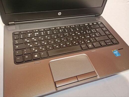 Ноутбук Б-класс HP ProBook 640 G1 / 14" (1366x768) TN / Intel Core i5-4310M (2 (4) ядра по 2.7 - 3.4 GHz) / 8 GB DDR3 / 500 GB HDD / Intel HD Graphic 4600 / WebCam / DVD-RW + беспроводные наушники Ноутбук Б-класс HP ProBook 640 G1 / 14" (1366x768) TN / Intel Core i5-4310M (2 (4) ядра по 2.7 - 3.4 GHz) / 8 GB DDR3 / 500 GB HDD / Intel HD Graphic 4600 / WebCam / DVD-RW + беспроводные наушники