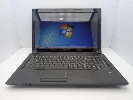 Ноутбук Lenovo B560 / 15.6" (1366x768) TN / Intel Core i3-350M (2 (4) ядра по 2.2 GHz) / 6 GB DDR3 / 320 GB HDD / Intel HD Graphics / WebCam / DVD-ROM