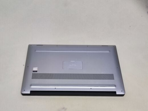 Игровой ноутбук Dell XPS 15 9550 / 15.6" (1920x1080) IPS / Intel Core i5-6300HQ (4 ядра по 2.3 - 3.2 GHz) / 16 GB DDR4 / 256 GB SSD / nVidia GeForce GTX 960M, 2 GB GDDR5, 128-bit / WebCam