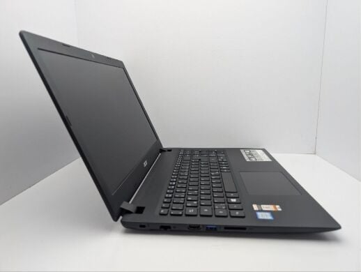 Ноутбук Acer Aspire A315-51 / 15.6" (1366x768) TN / Intel Core i3-6006U (2 (4) ядра по 2.0 GHz) / 8 GB DDR4 / 120 GB SSD / Intel HD Graphics 520 / WebCam
