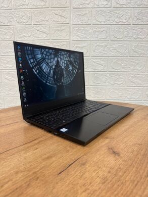 Игровой ноутбук Cyber Power Tracer III Extreme 15R / 15.6" (1920x1080) IPS / Intel Core i7-9750H (6 (12) ядер по 2.6 - 4.5 GHz) / 16 GB DDR4 / 1000 GB SSD / nVidia GeForce RTX 2060, 6 GB GDDR6, 192-bit / WebCam