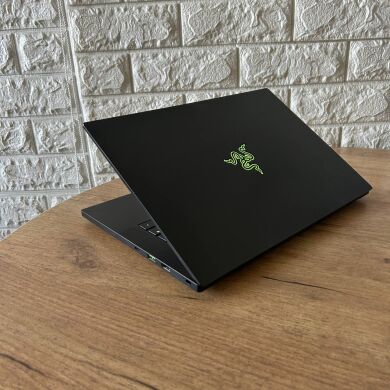 Ігровий ноутбук Б-клас Razer Blade 14 RZ09-0427 / 14" (2560x1440) IPS / AMD Ryzen 9 6900HX (8 (16) ядер по 3.3 - 4.9 GHz) / 16 GB DDR5 / 512 GB SSD NVMe / nVidia GeForce RTX 3070 Ti, 8 GB GDDR6, 256-bit / WebCam