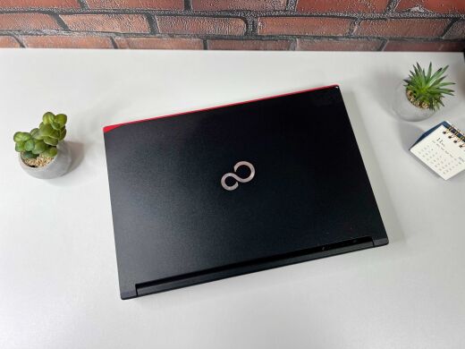 Ноутбук Fujitsu LifeBook E546 / 14" (1366x768) TN / Intel Core i3-6100U (2 (4) ядра по 2.3 GHz) / 8 GB DDR4 / 256 GB SSD / Intel HD Graphics 520 / WebCam