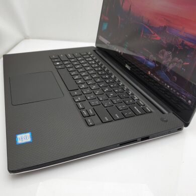 Ігровий ноутбук Б-клас Dell XPS 15 9550 / 15.6" (3840x2160) IPS / Intel Core i5-6300HQ (4 ядра по 2.3 - 3.2 GHz) / 8 GB DDR4 / 500 GB SSD / nVidia GeForce GTX 960M, 2 GB GDDR5, 128-bit / WebCam / Win 10 Pro