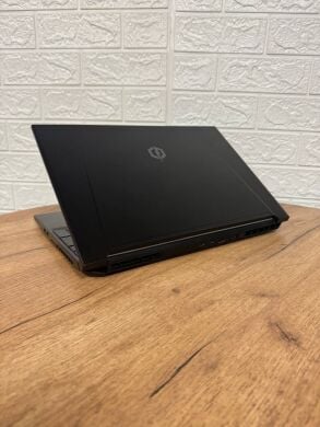 Игровой ноутбук Cyber Power Tracer III Extreme 15R / 15.6" (1920x1080) IPS / Intel Core i7-9750H (6 (12) ядер по 2.6 - 4.5 GHz) / 16 GB DDR4 / 1000 GB SSD / nVidia GeForce RTX 2060, 6 GB GDDR6, 192-bit / WebCam