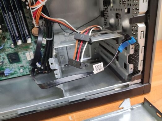 Системный блок Dell OptiPlex 790 Tower / Intel Core i3-2120 (2 (4) ядра по 3.3 GHz) / 8 GB DDR3 / no HDD / Intel HD Graphics 2000 / 265W / DVD-ROM / DisplayPort